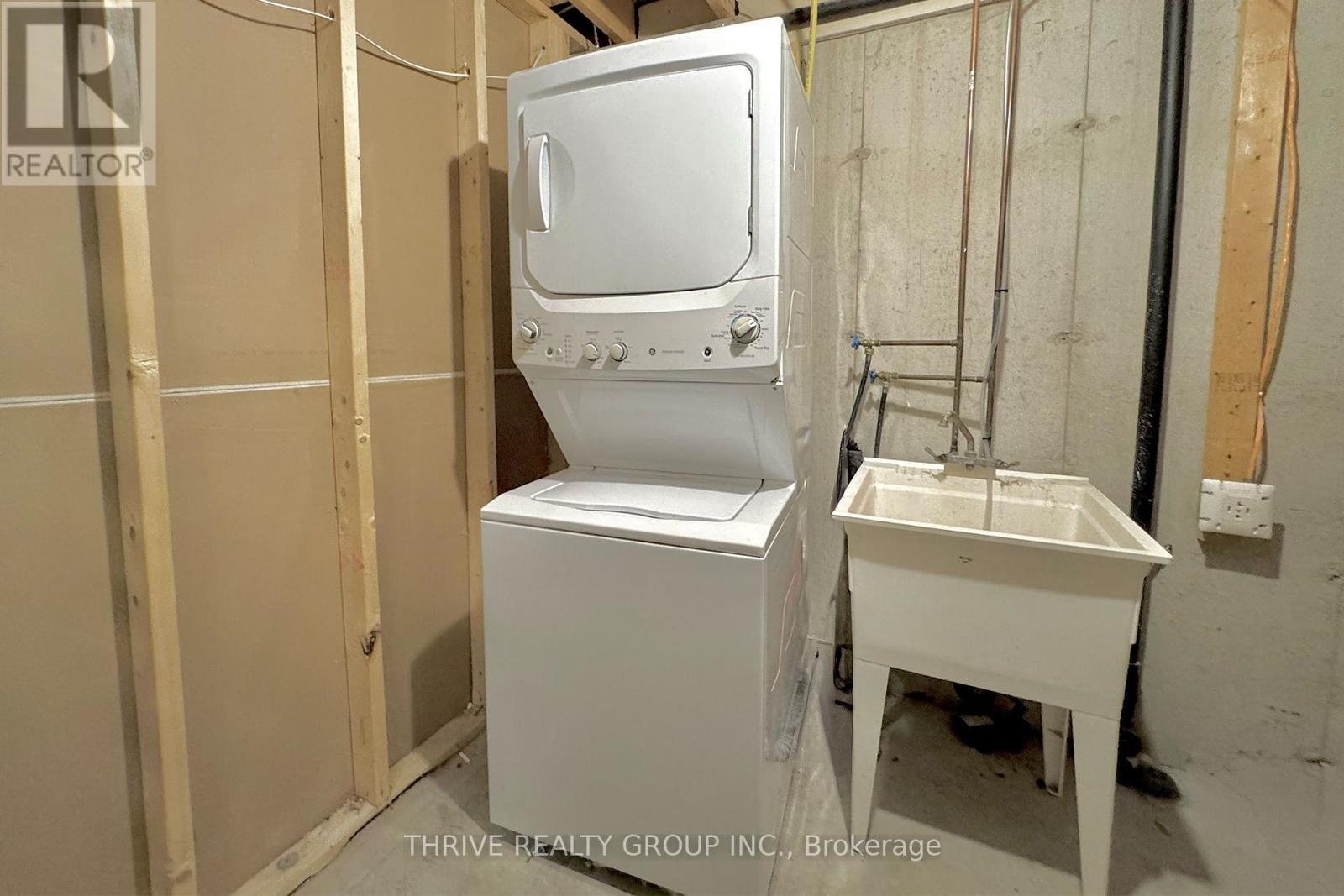 Lower - 1608 Evans Boulevard, London South (South U), ON - Indoor Photo Showing Laundry Room