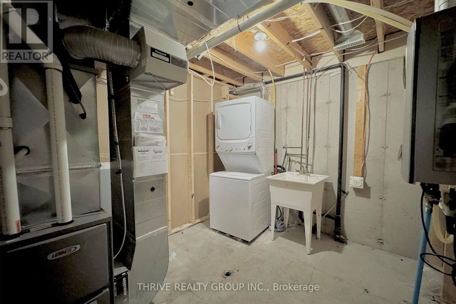 Lower - 1608 Evans Boulevard, London South (South U), ON - Indoor Photo Showing Laundry Room