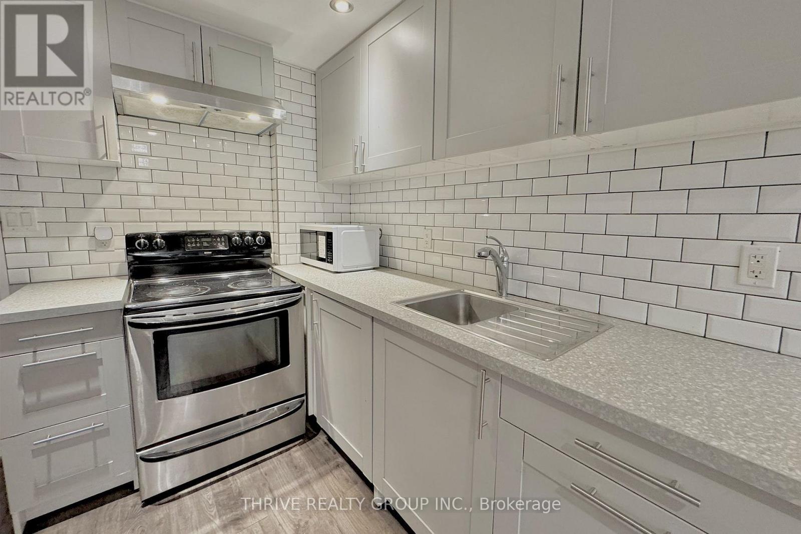 Lower - 1608 Evans Boulevard, London South (South U), ON - Indoor Photo Showing Kitchen