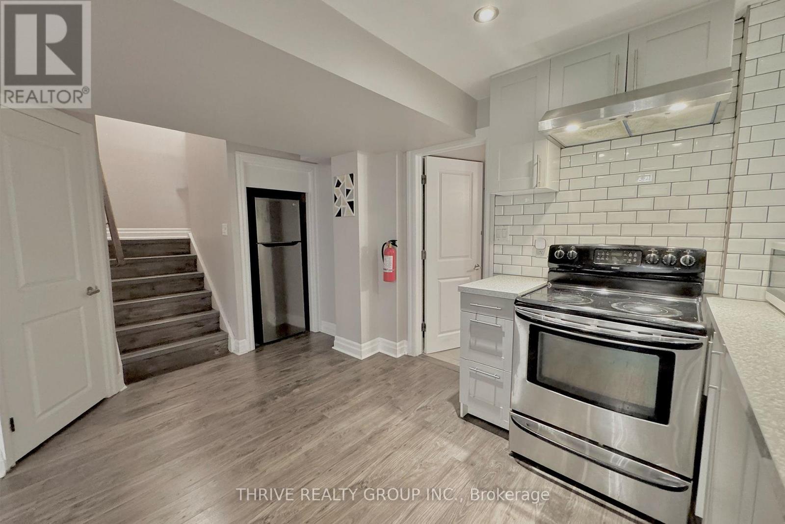 Lower - 1608 Evans Boulevard, London South (South U), ON - Indoor Photo Showing Kitchen