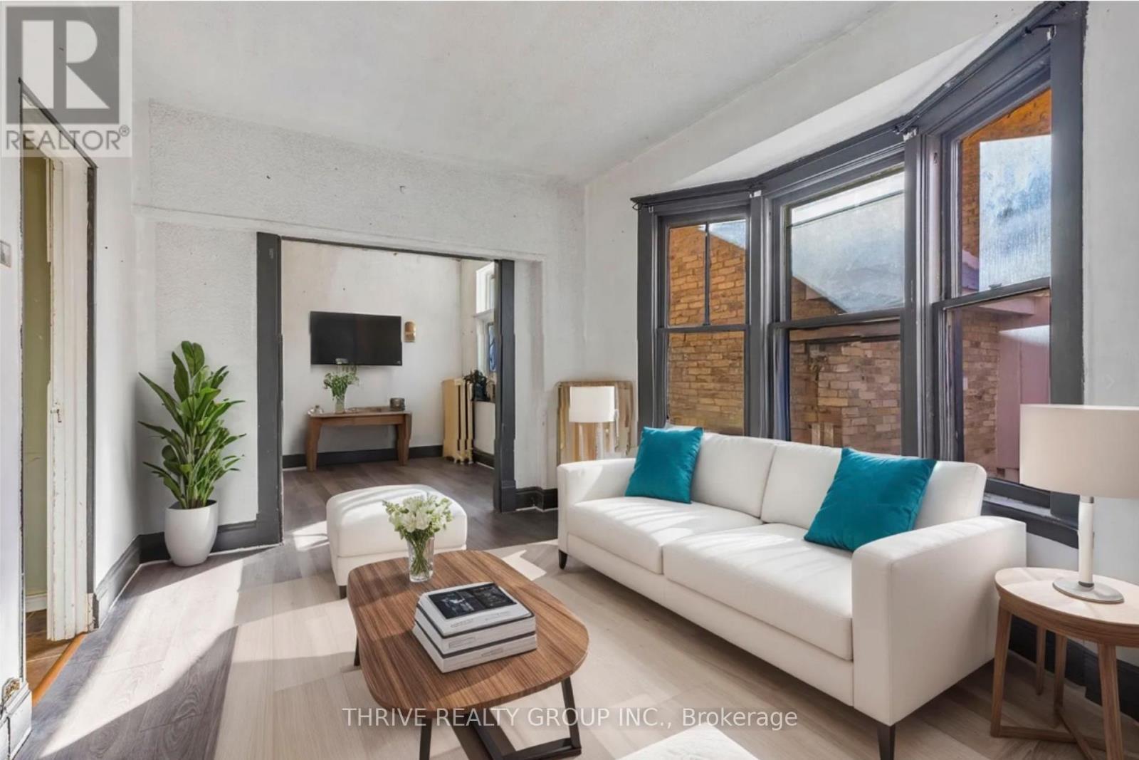 11 Forest Avenue, St. Thomas, ON - Indoor Photo Showing Living Room
