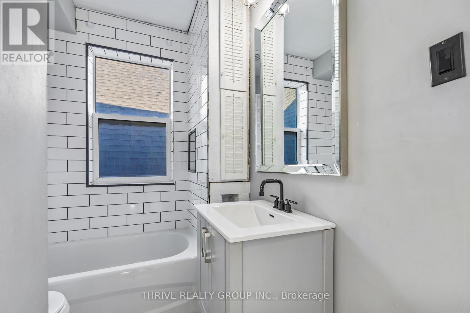 11 Forest Avenue, St. Thomas, ON - Indoor Photo Showing Bathroom