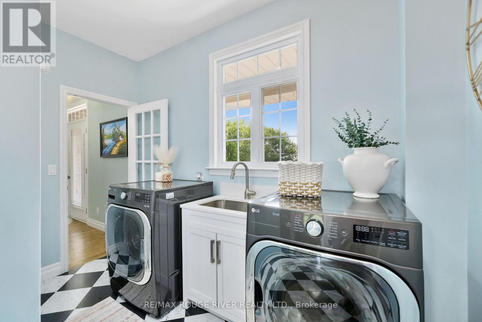 9138 Danforth Road E, Cobourg, ON - Indoor Photo Showing Laundry Room