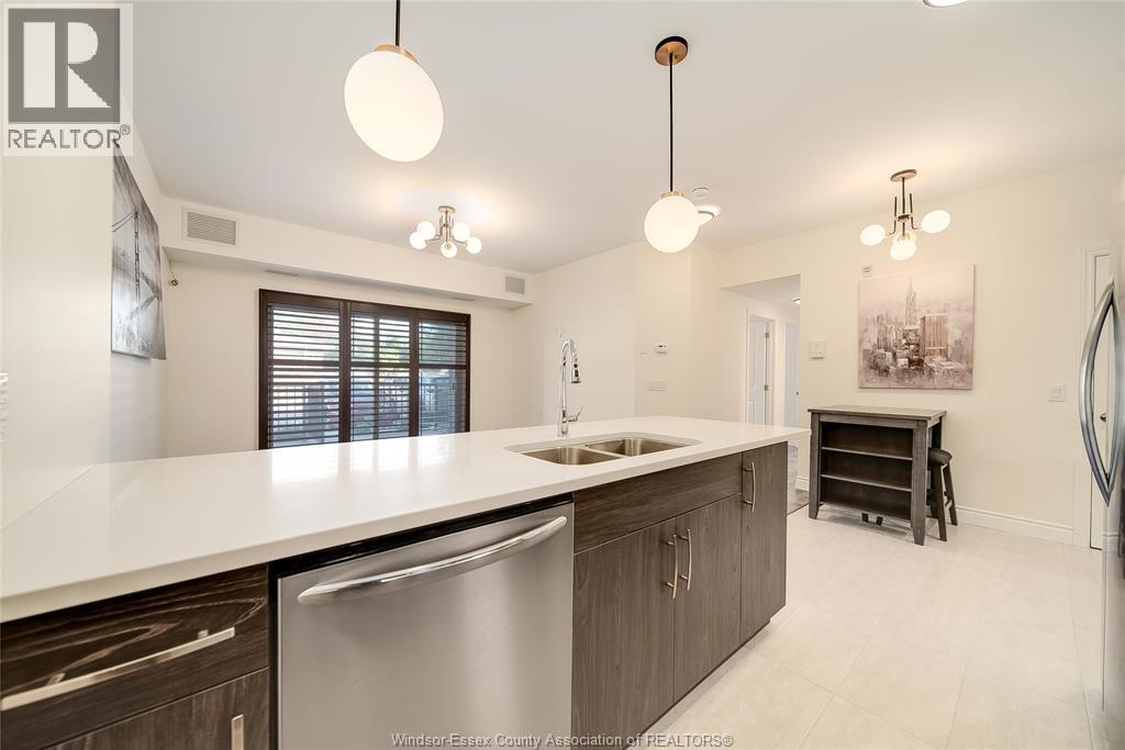 480 Fairview Boulevard Unit# 105, Windsor, ON - Indoor Photo Showing Kitchen With Double Sink