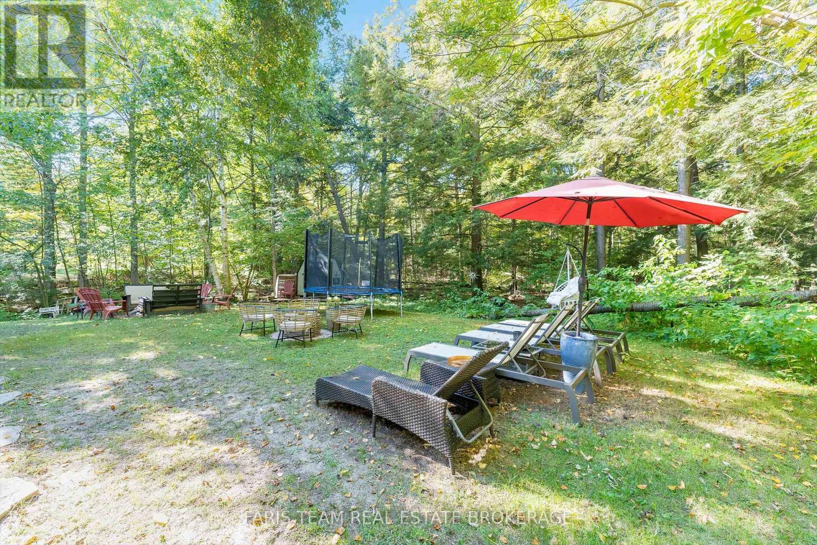 43 Manitou Crescent, Tiny, ON - Outdoor With Backyard