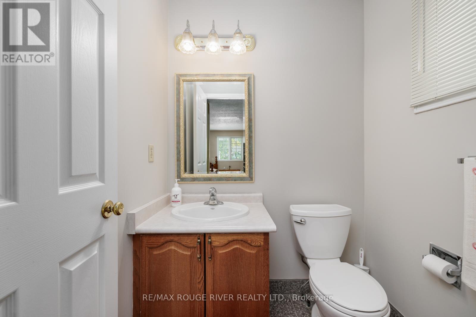 1106 Ridge Valley Drive, Oshawa (Pinecrest), ON - Indoor Photo Showing Bathroom