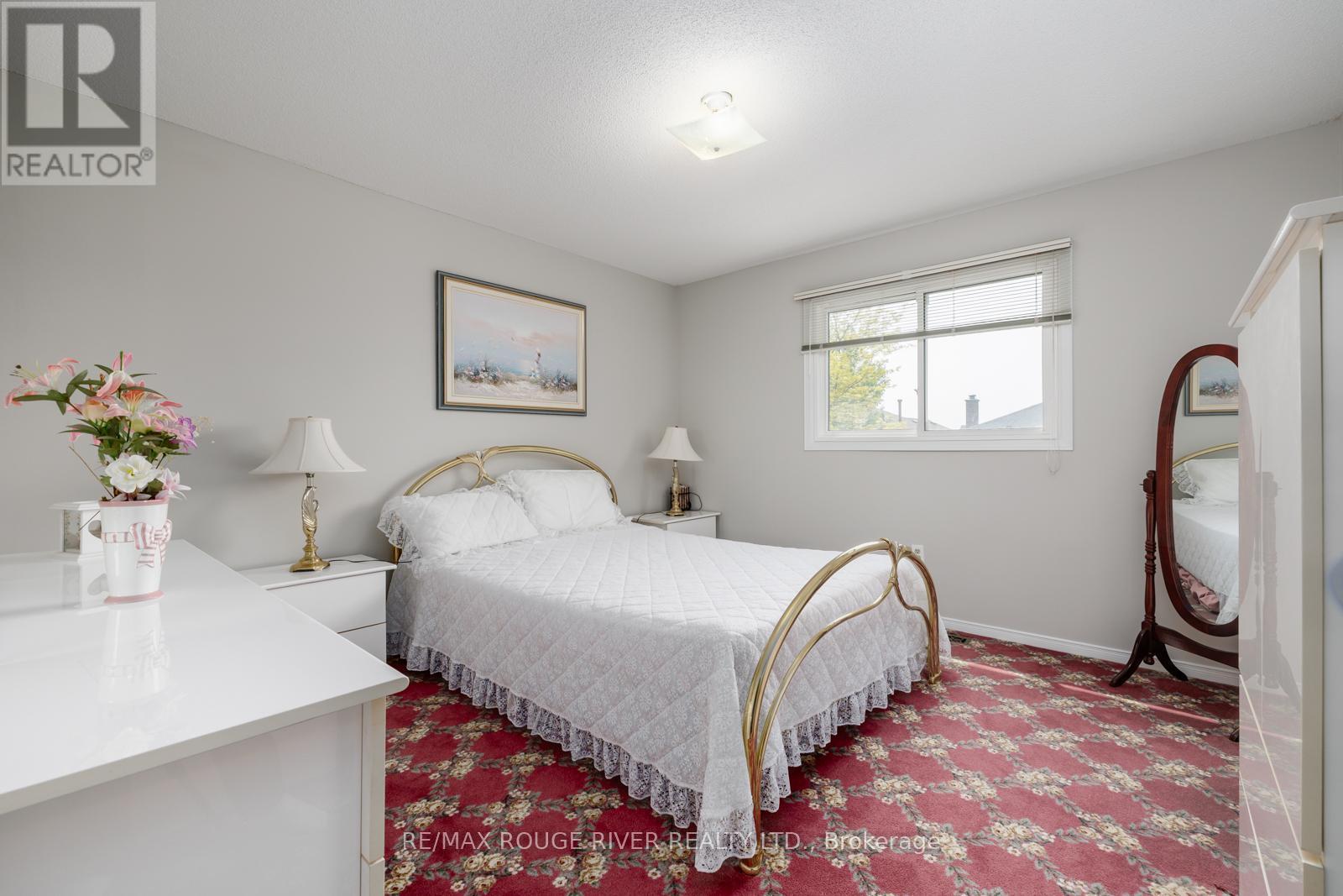 1106 Ridge Valley Drive, Oshawa (Pinecrest), ON - Indoor Photo Showing Bedroom