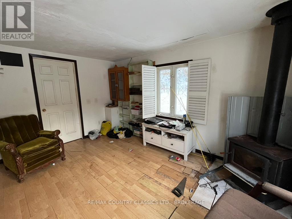 Main level - family room - 534 B Slate Falls Road, Addington Highlands (Addington Highlands), ON - Indoor Photo Showing Living Room