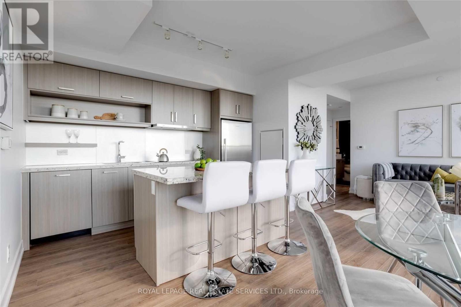 802 - 170 Chiltern Hill Road, Toronto, ON - Indoor Photo Showing Kitchen