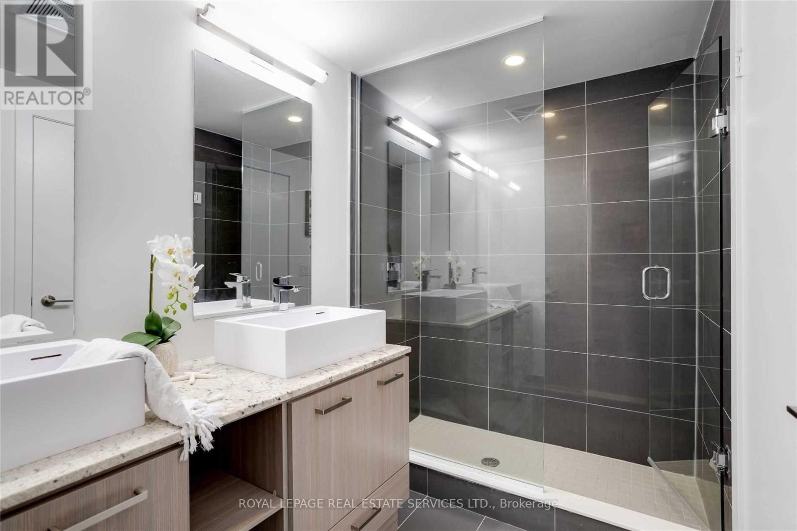 802 - 170 Chiltern Hill Road, Toronto, ON - Indoor Photo Showing Bathroom