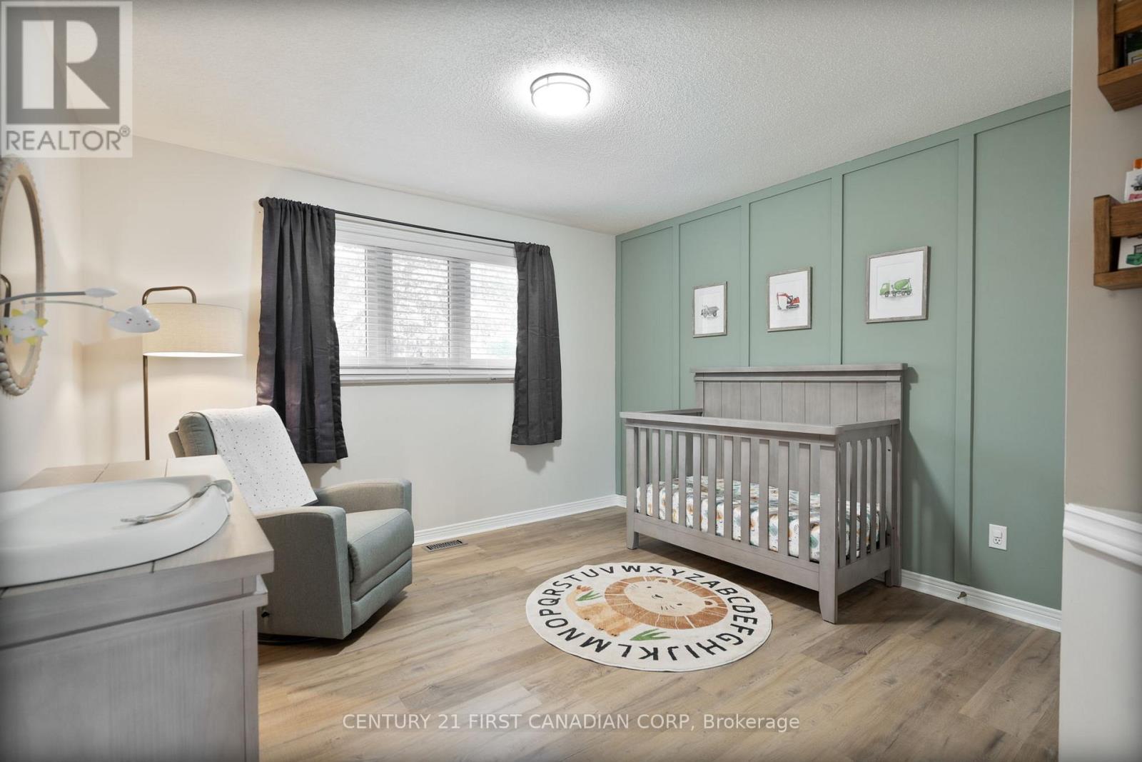 17 Allison Court, Strathroy-Caradoc (Ne), ON - Indoor Photo Showing Bedroom