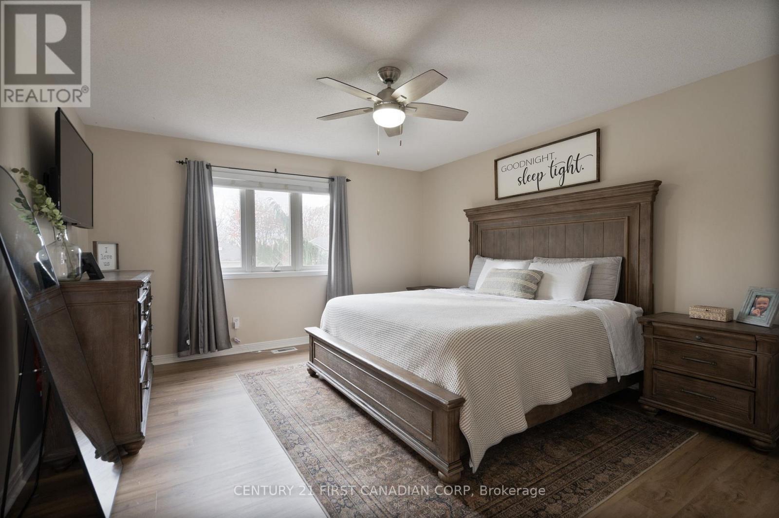 17 Allison Court, Strathroy-Caradoc (Ne), ON - Indoor Photo Showing Bedroom