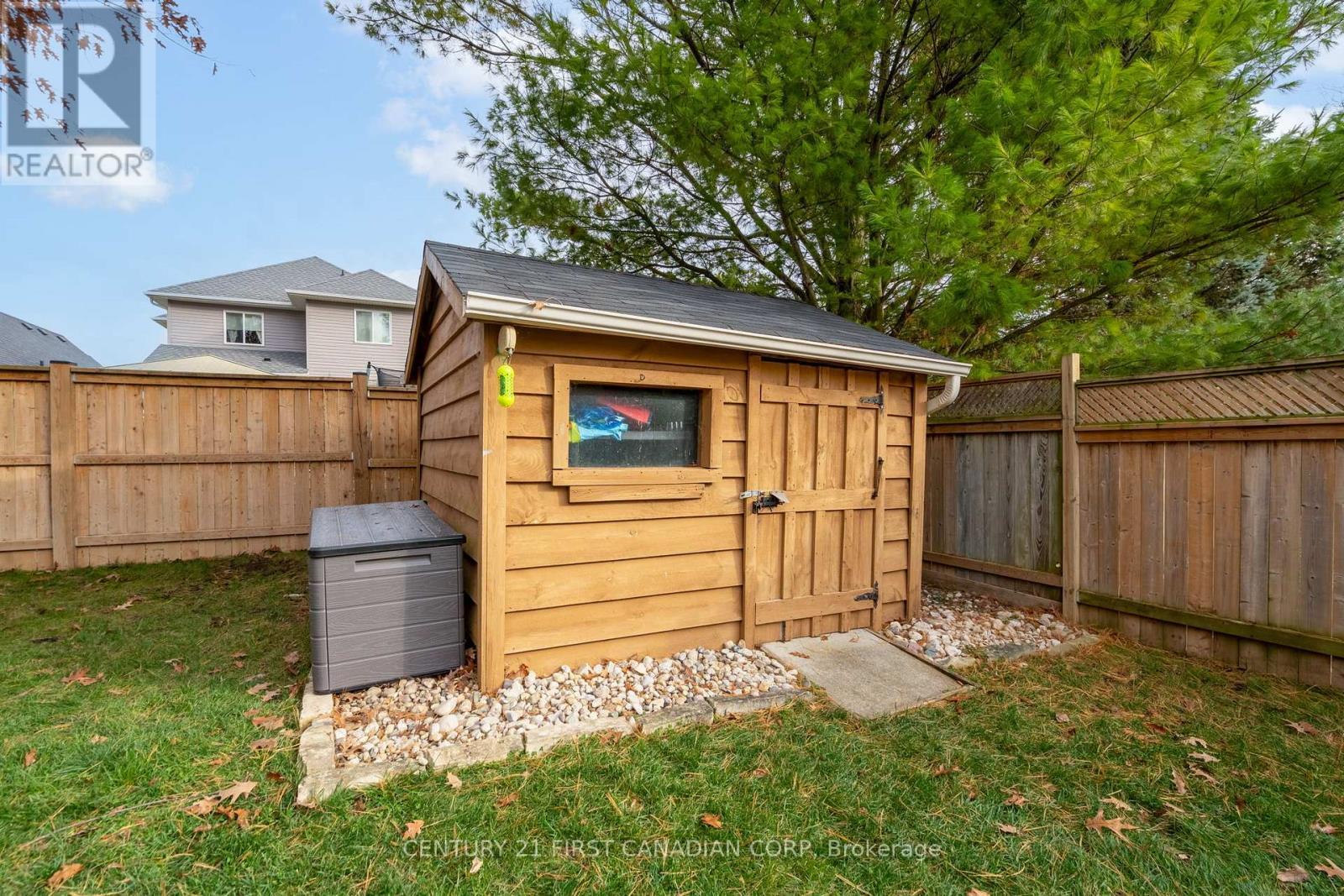 17 Allison Court, Strathroy-Caradoc (Ne), ON - Outdoor