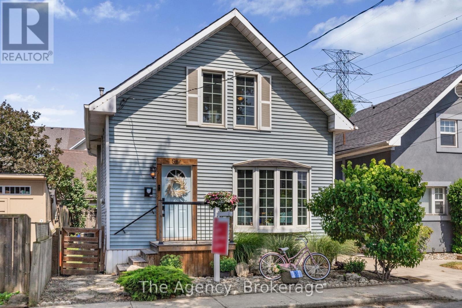 1 Mareve Avenue, Hamilton (Hamilton Beach), ON - Outdoor With Facade