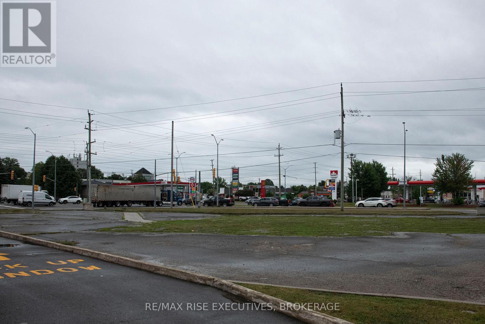 45 Dalton Avenue, Kingston (East Of Sir John A. Blvd), ON