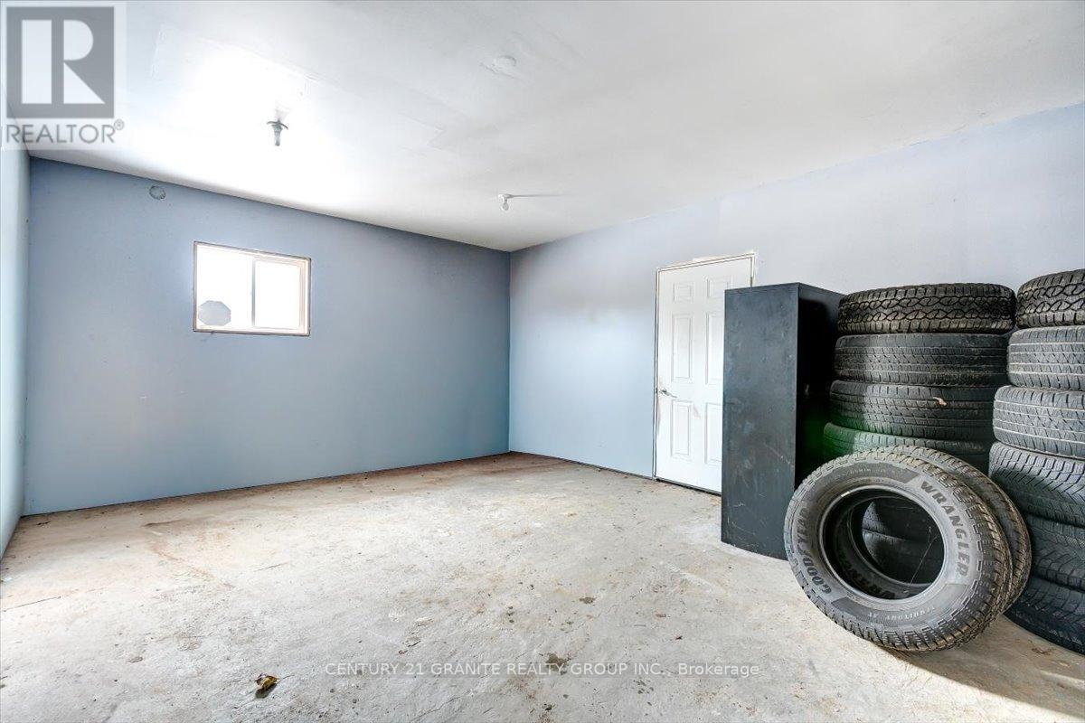 1725 Loop Road, Highlands East (Monmouth), ON