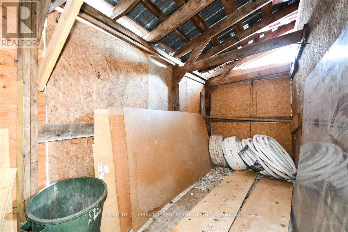 1725 Loop Road, Highlands East (Monmouth), ON