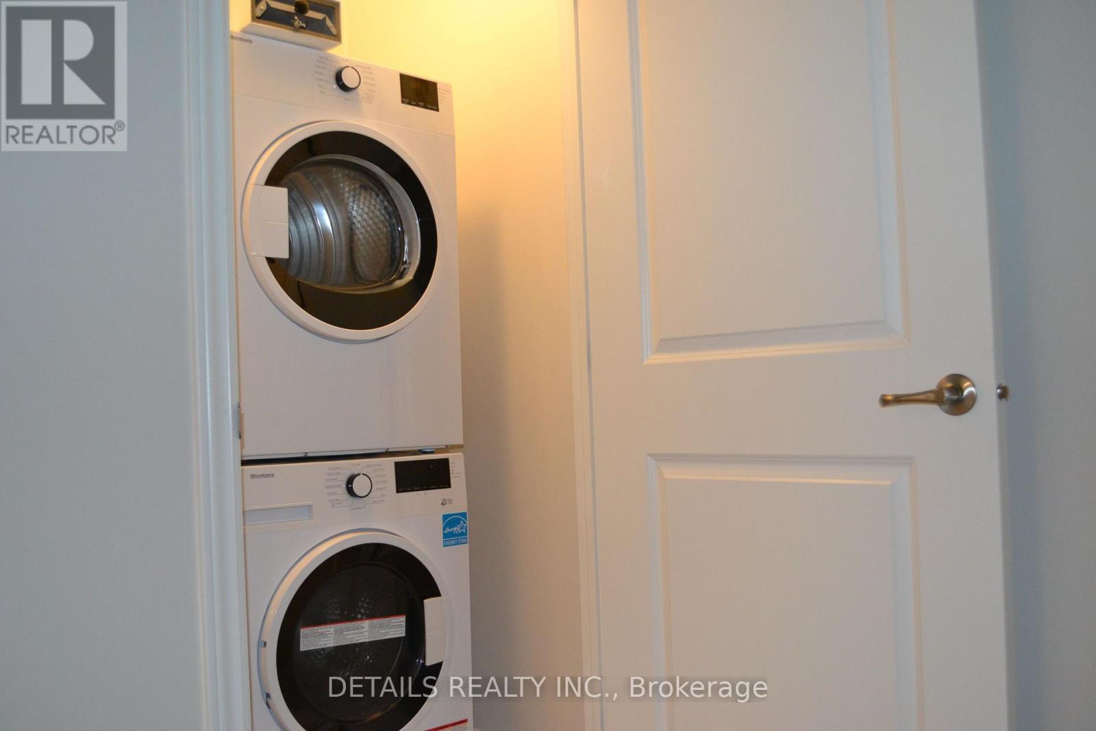 604 - 397 Codd'S Road, Ottawa, ON - Indoor Photo Showing Laundry Room