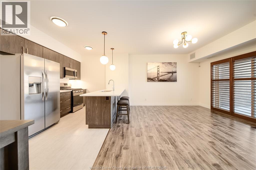 480 Fairview Boulevard Unit# 105, Windsor, ON - Indoor Photo Showing Kitchen With Stainless Steel Kitchen With Upgraded Kitchen