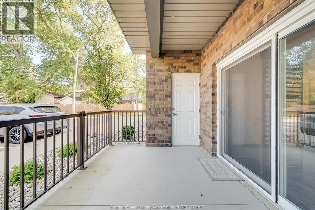 480 Fairview Boulevard Unit# 105, Windsor, ON - Outdoor With Balcony With Exterior