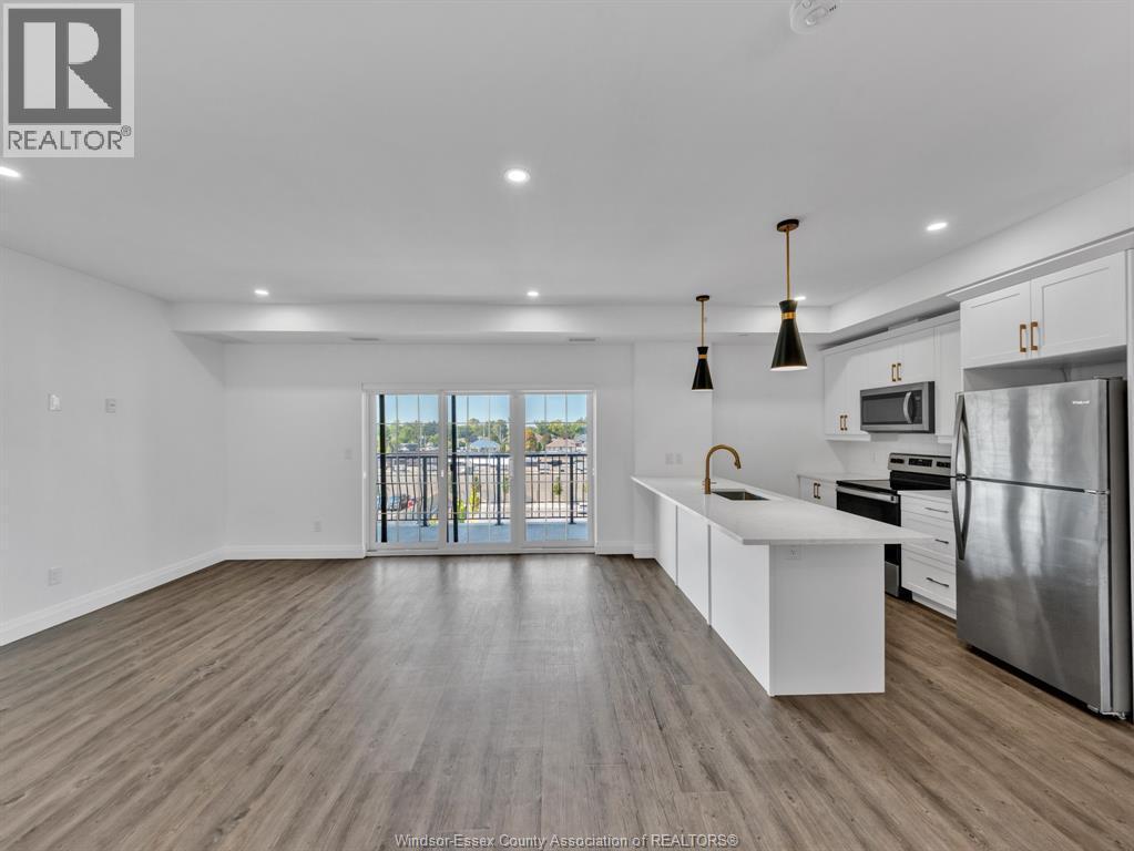 3817 Howard Avenue Unit# 419, Windsor, ON - Indoor Photo Showing Kitchen With Stainless Steel Kitchen With Upgraded Kitchen