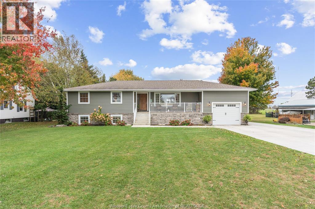 215 County Rd 34 West, Cottam, ON - Outdoor