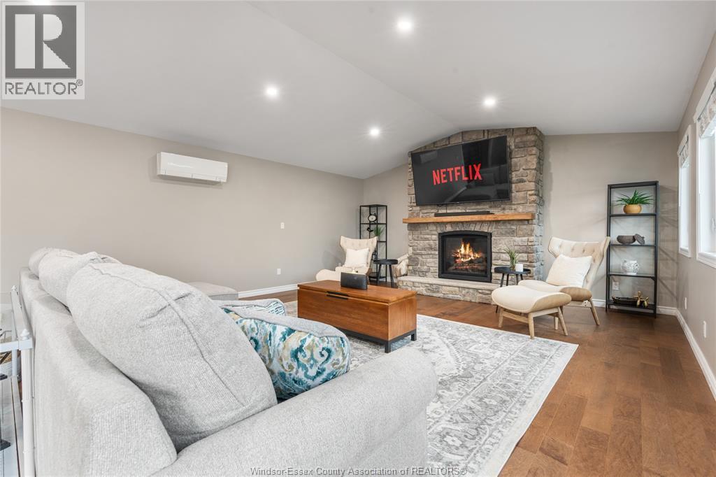 215 County Rd 34 West, Cottam, ON - Indoor With Fireplace