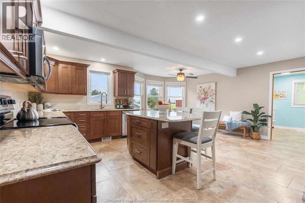 215 County Rd 34 West, Cottam, ON - Indoor