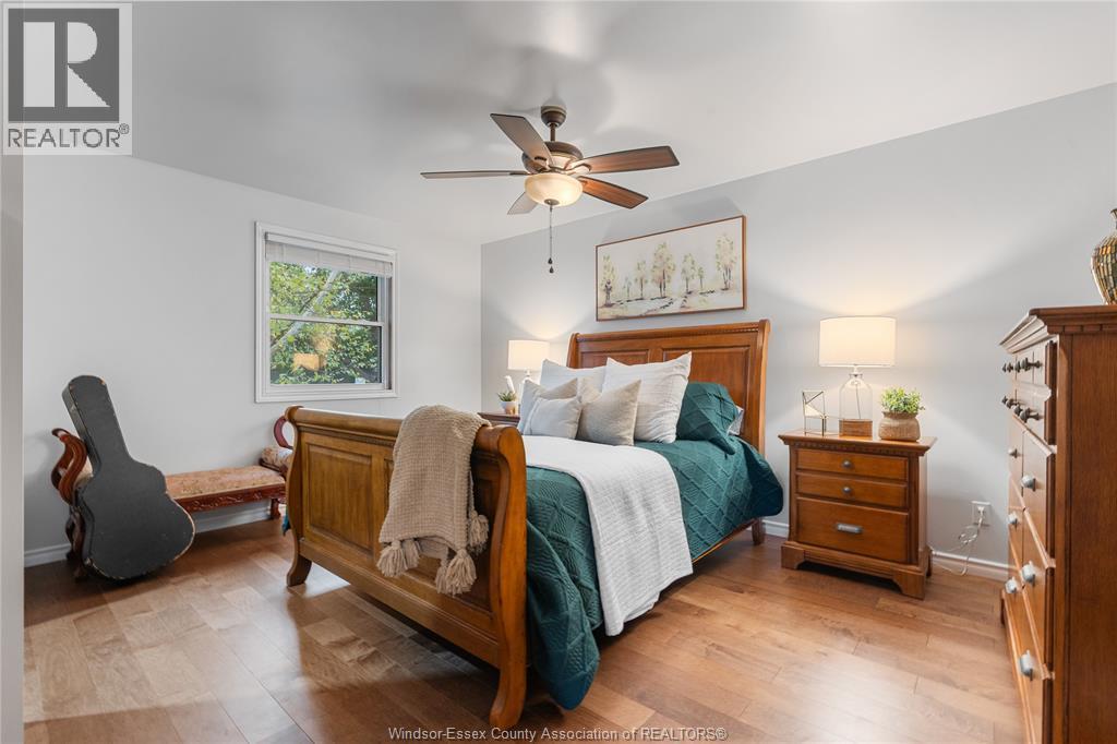 215 County Rd 34 West, Cottam, ON - Indoor Photo Showing Bedroom
