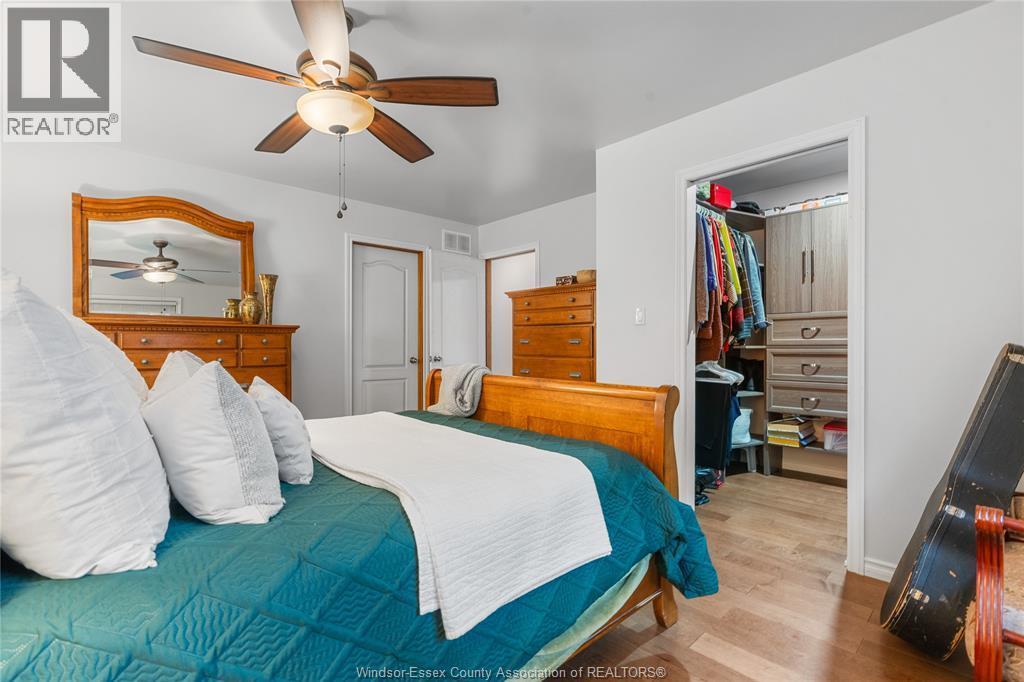 215 County Rd 34 West, Cottam, ON - Indoor Photo Showing Bedroom