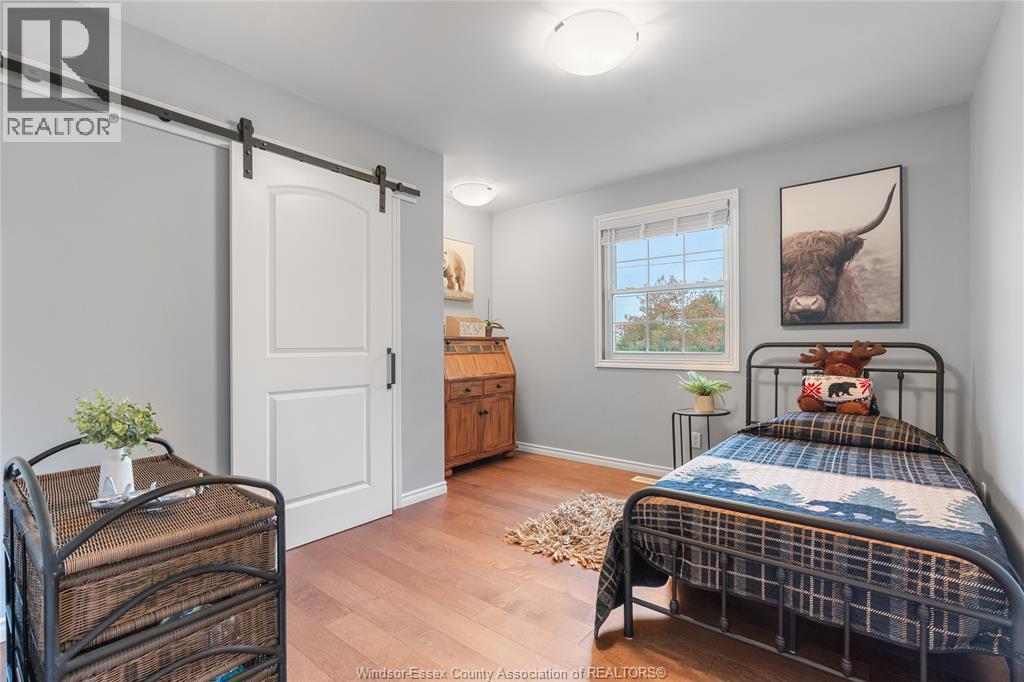 215 County Rd 34 West, Cottam, ON - Indoor Photo Showing Bedroom