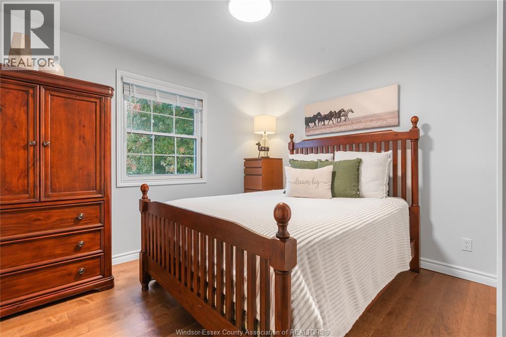 215 County Rd 34 West, Cottam, ON - Indoor Photo Showing Bedroom