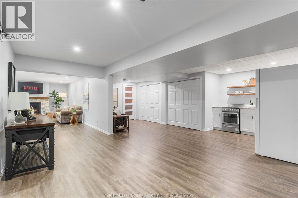 215 County Rd 34 West, Cottam, ON - Indoor