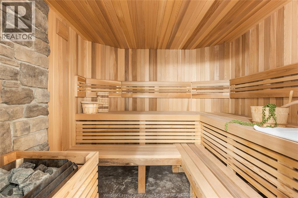 215 County Rd 34 West, Cottam, ON - Indoor Photo Showing Other Room