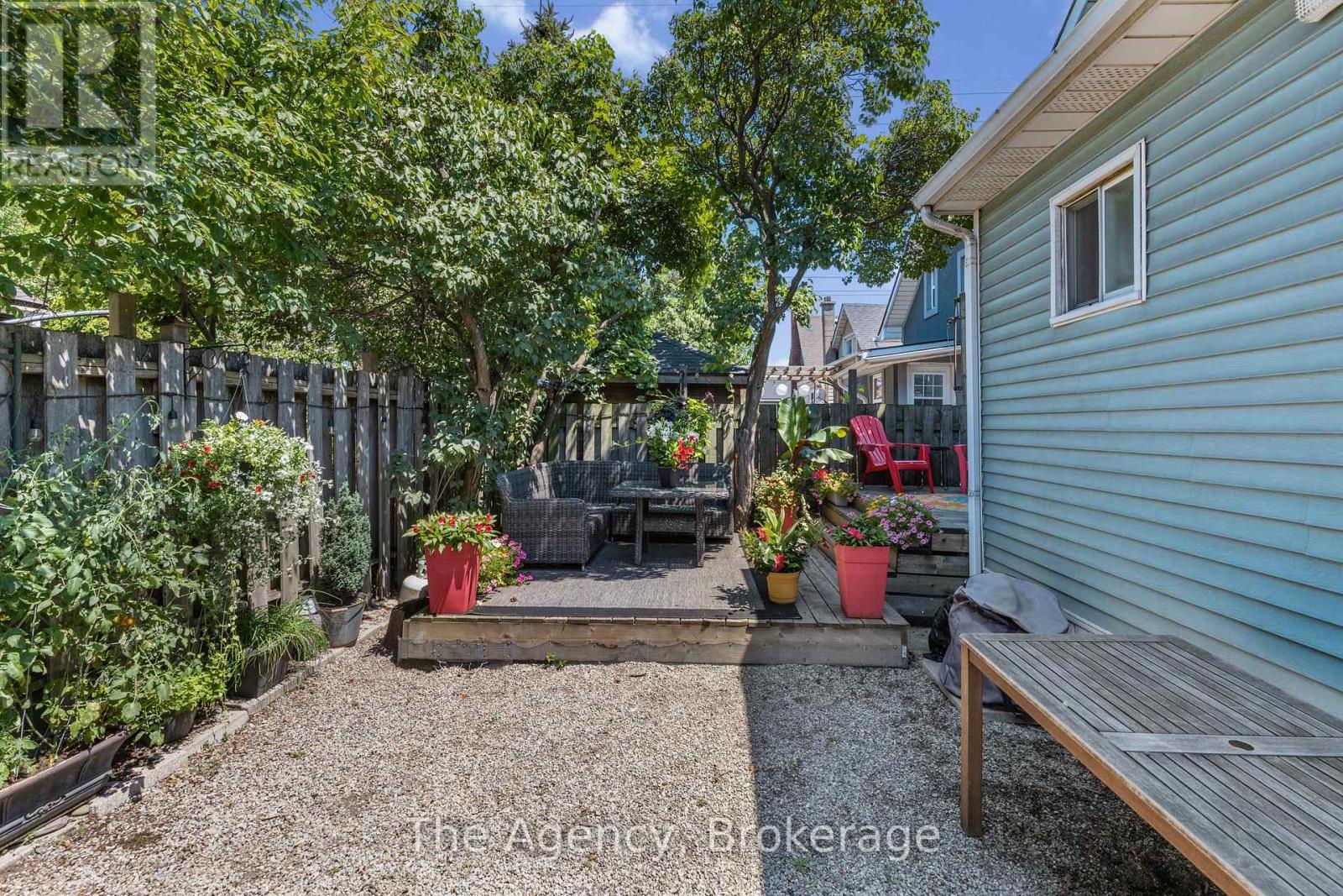 1 Mareve Avenue, Hamilton (Hamilton Beach), ON - Outdoor With Exterior