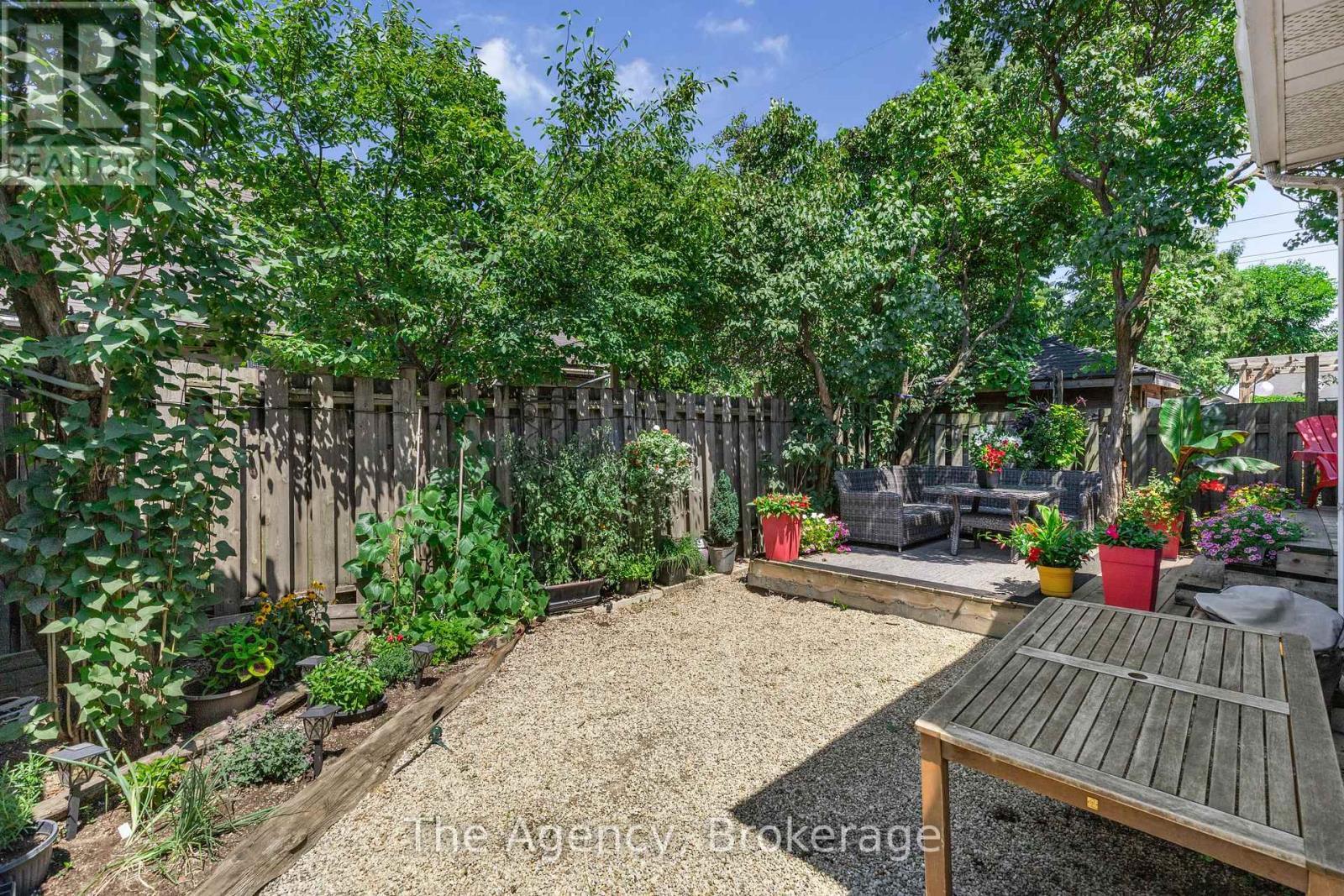 1 Mareve Avenue, Hamilton (Hamilton Beach), ON - Outdoor