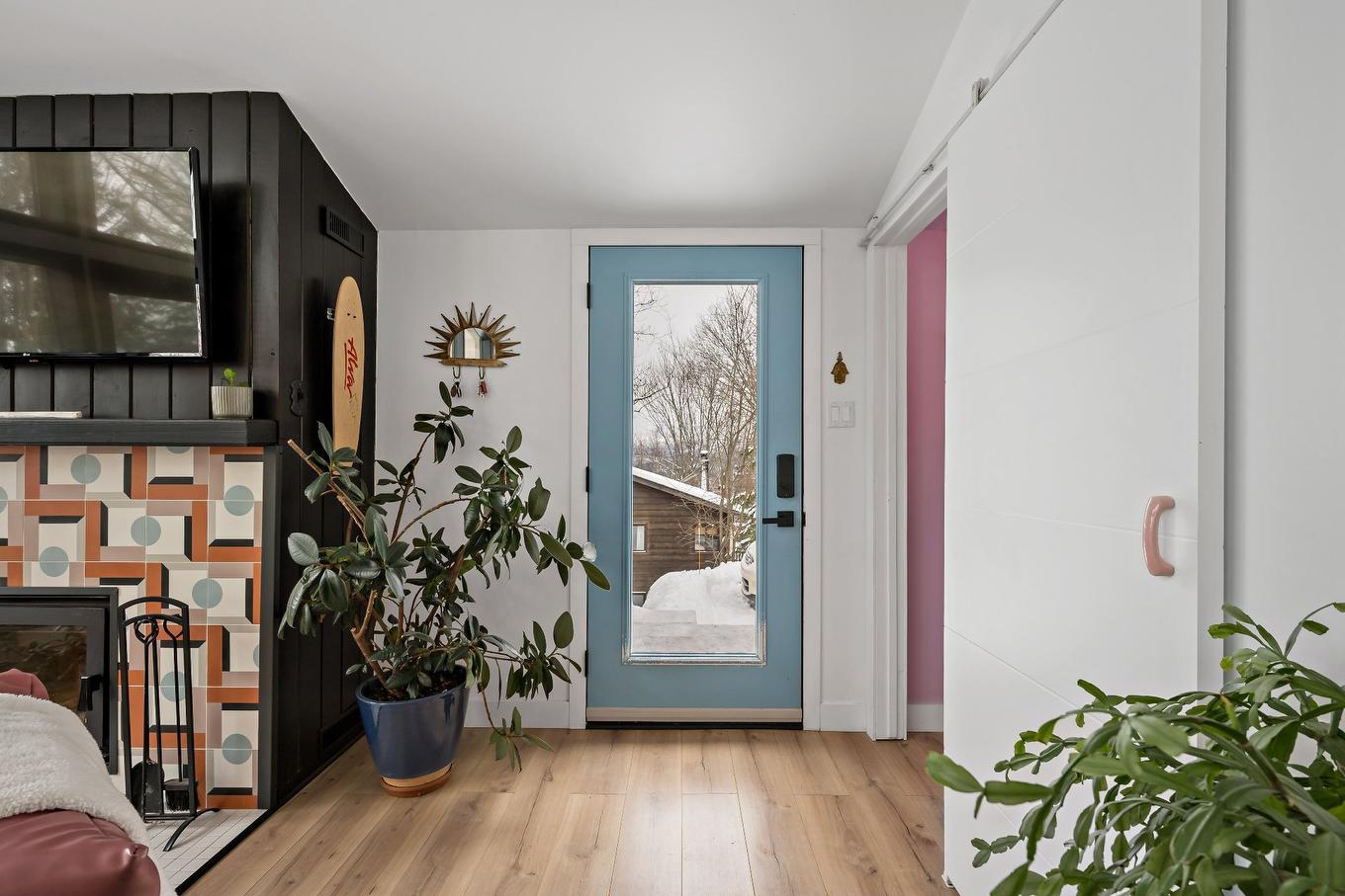 Living room - 1381 - 1383 Rue Trudel, Mont-Tremblant, QC - Indoor Photo Showing Other Room