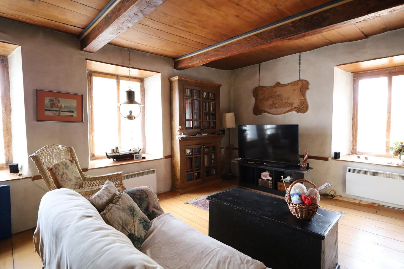 Living room - 46 Route 132 E., Saint-Denis-De La Bouteillerie, QC - Indoor Photo Showing Living Room