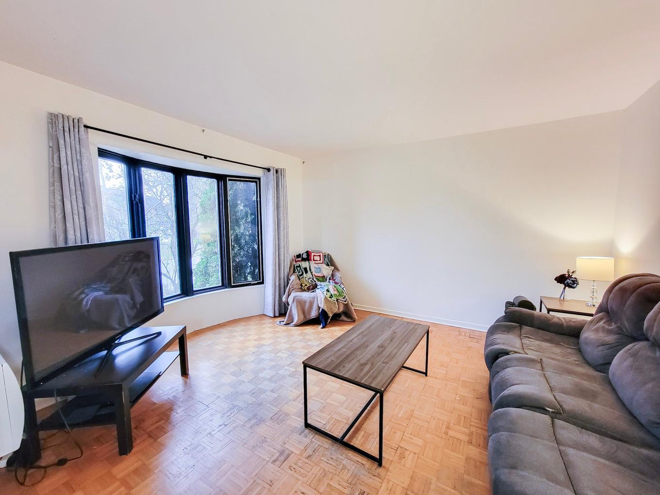 Salon - 89 Rue Des Colibris, Lachute, QC - Indoor Photo Showing Living Room