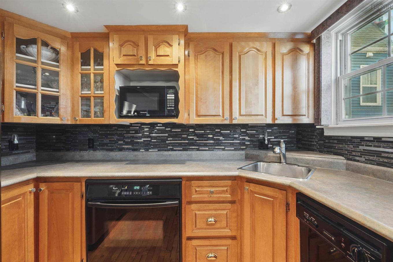 5526 Charles Street, Halifax, NS