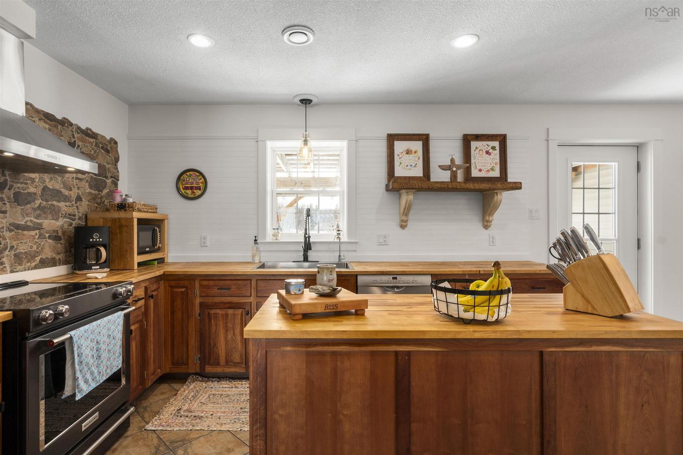 10928 Highway 1, Paradise, NS