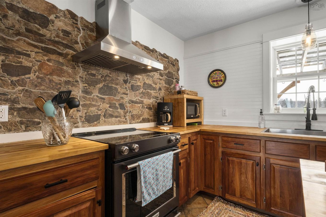 10928 Highway 1, Paradise, NS