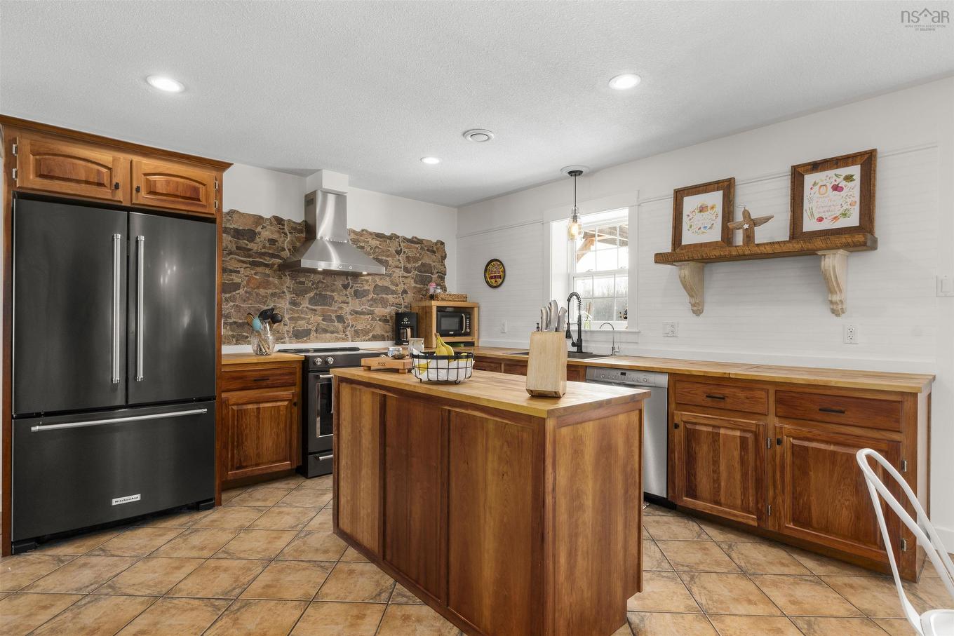 10928 Highway 1, Paradise, NS