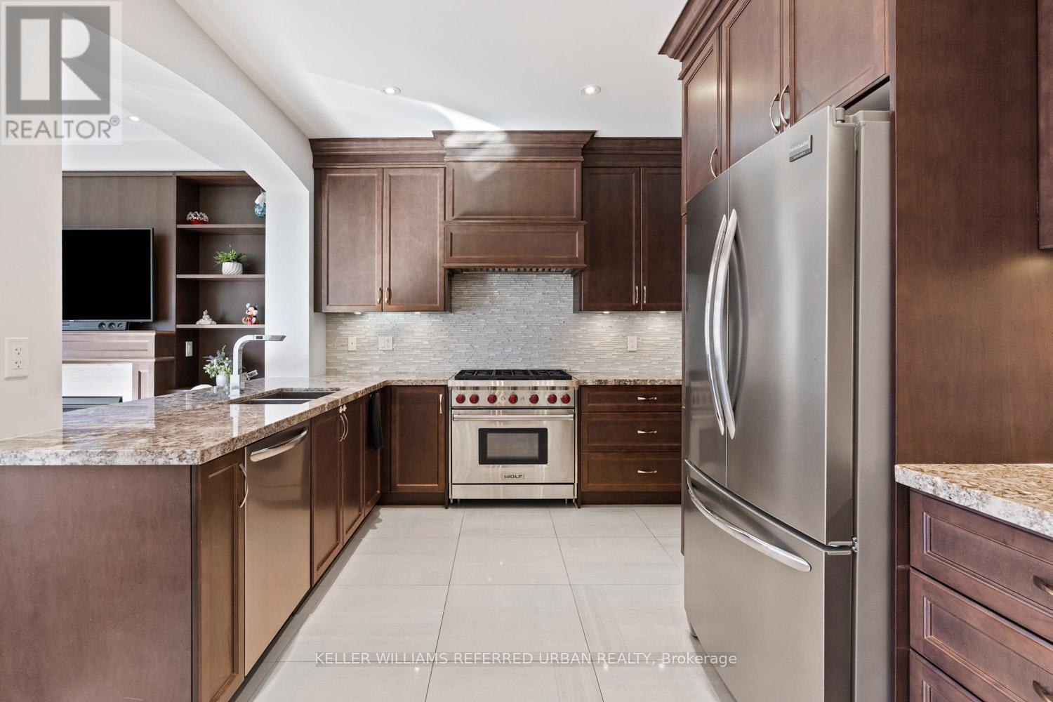 58 Wells Orchard Crescent, King, ON - Indoor Photo Showing Kitchen With Upgraded Kitchen