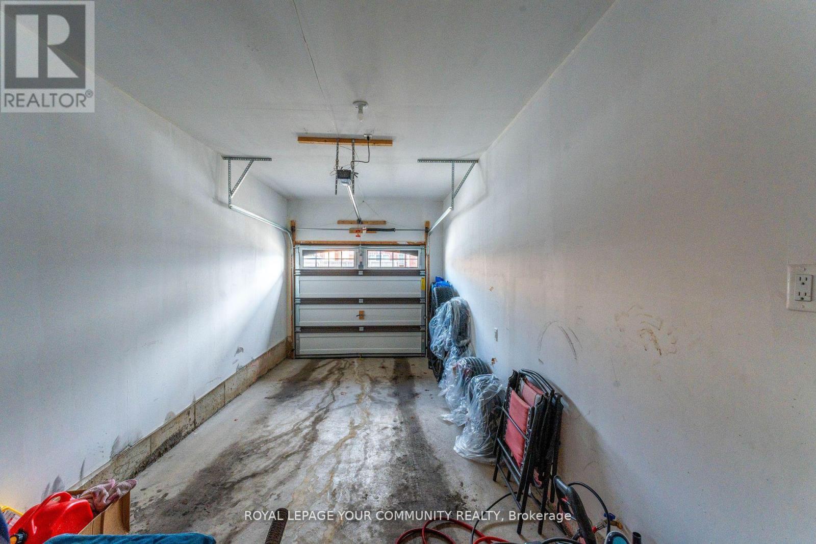 84 Emerald Coast Trail, Brampton, ON - Indoor Photo Showing Garage