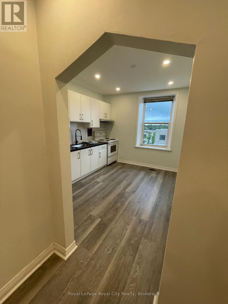 6 - 21 Gordon Street, Guelph (Downtown), ON - Indoor Photo Showing Other Room