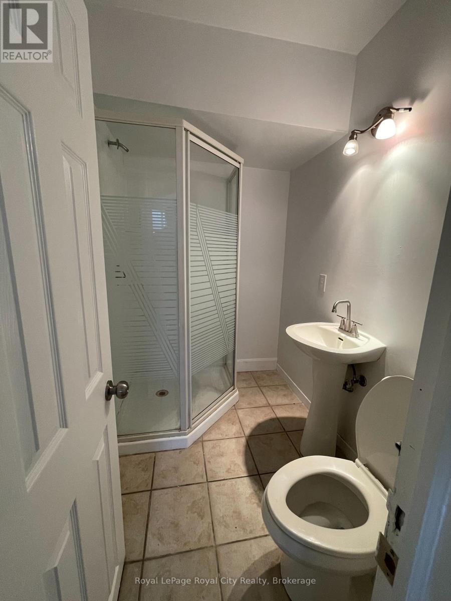 6 - 21 Gordon Street, Guelph (Downtown), ON - Indoor Photo Showing Bathroom