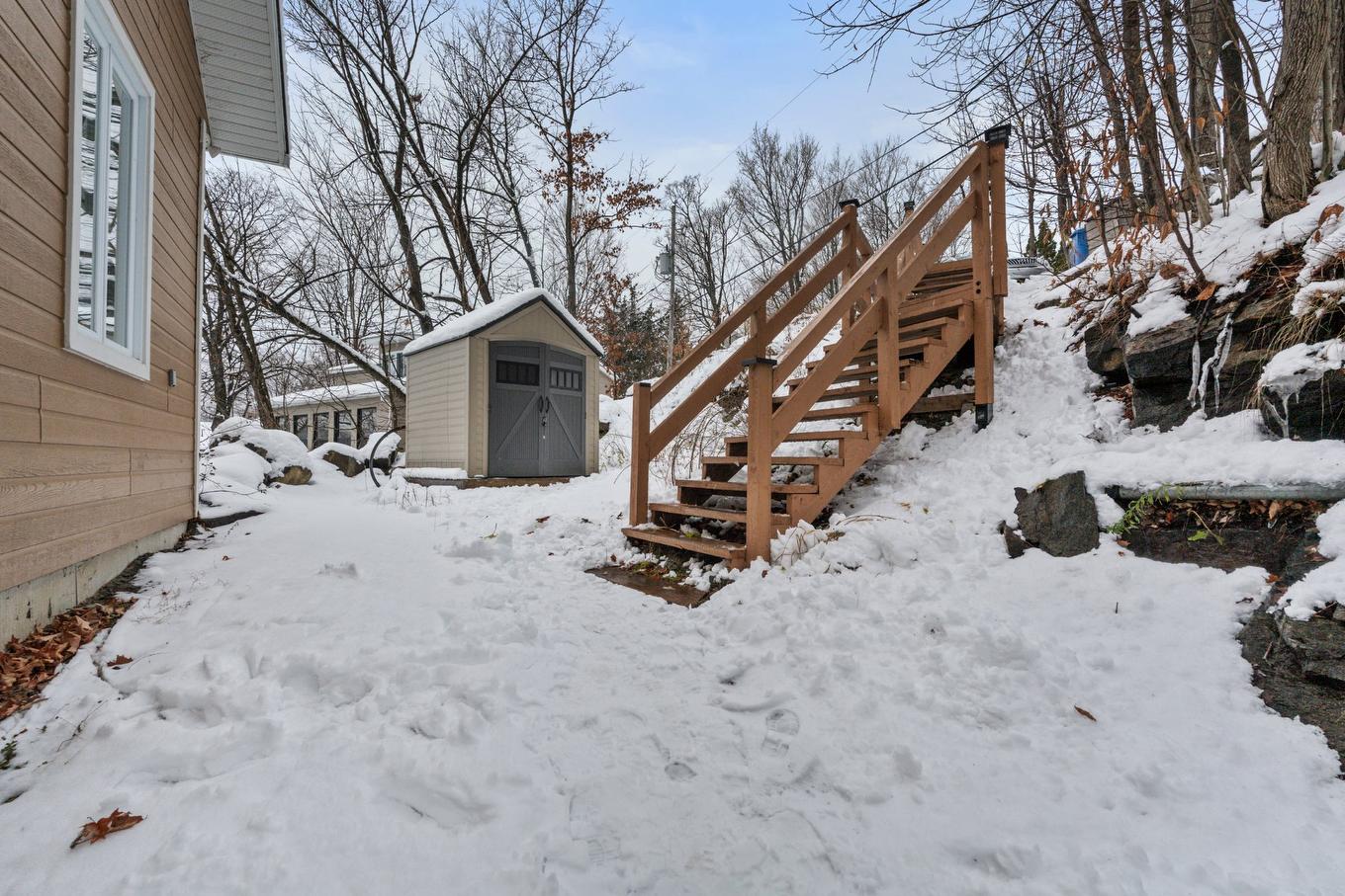 Cour - 700 Rue Du Cap, Saint-Hippolyte, QC - Outdoor