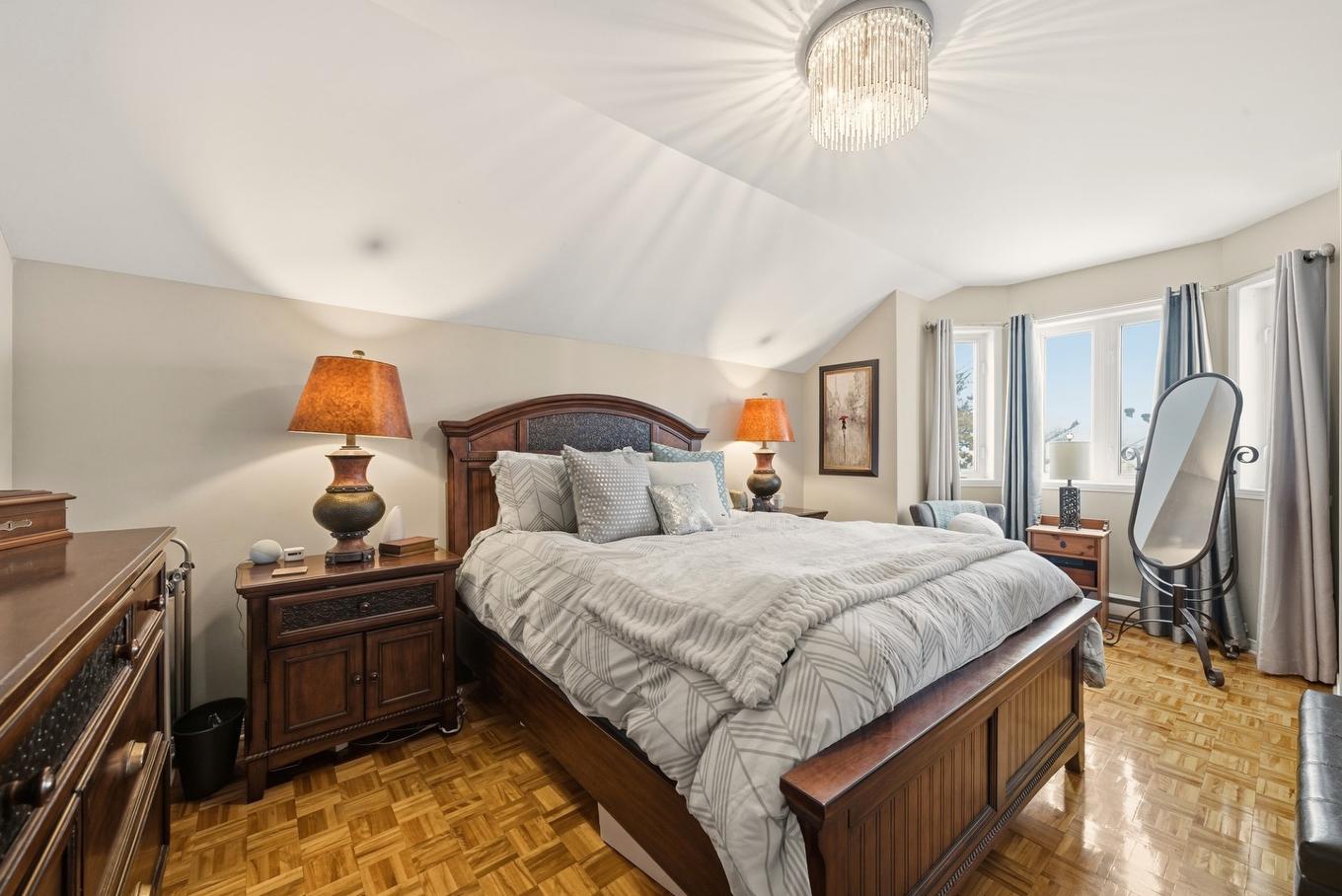 Primary bedroom - 17 Rue Des Perdrix, Saint-Basile-Le-Grand, QC - Indoor Photo Showing Bedroom