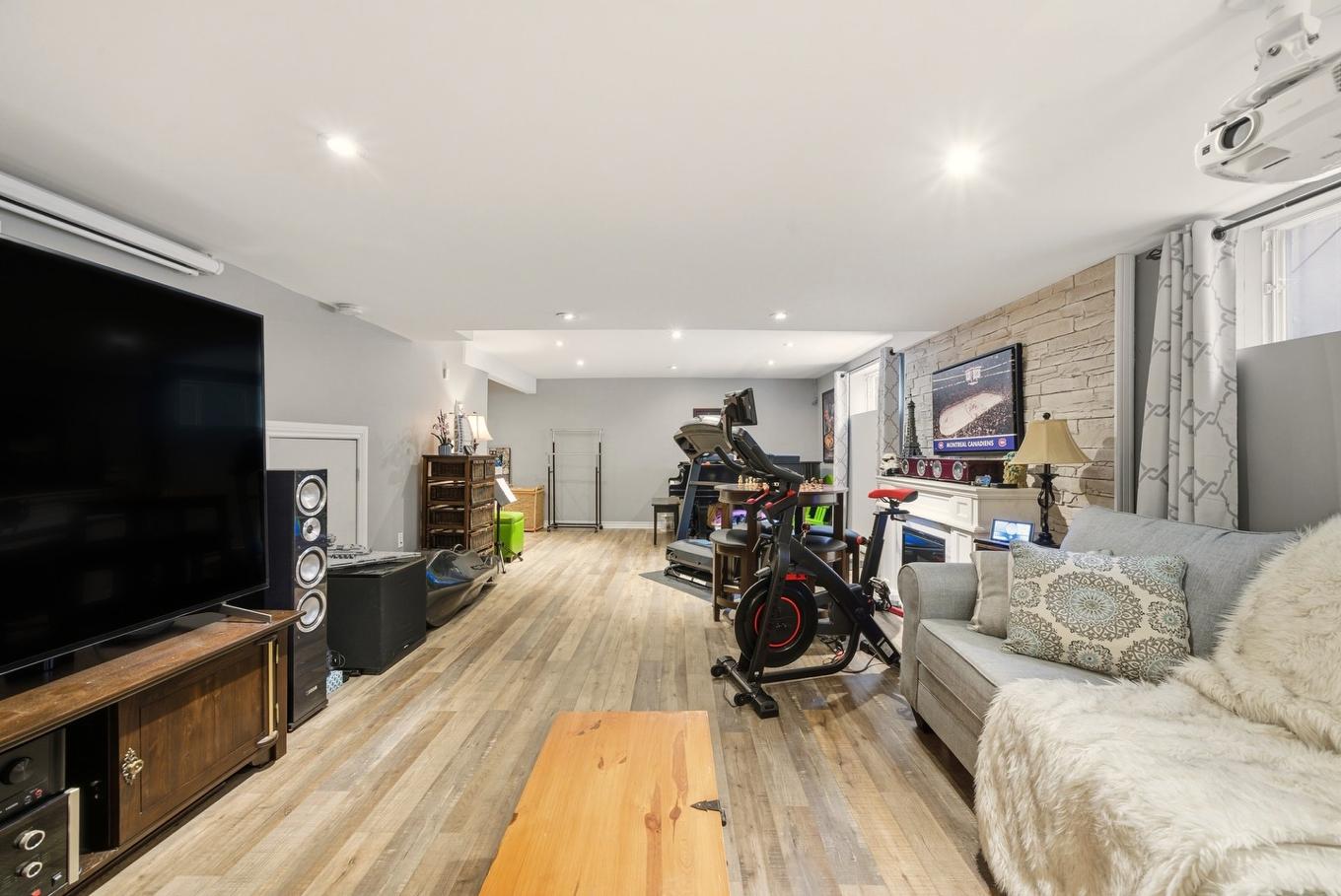 Family room - 17 Rue Des Perdrix, Saint-Basile-Le-Grand, QC - Indoor